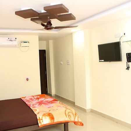 Swaraj The Goan Dream Hotel Calangute Exterior photo